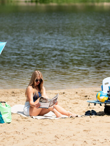 Namiot plażowy i wózek na plażę: duet, który skraca logistykę i zwiększa komfort dnia